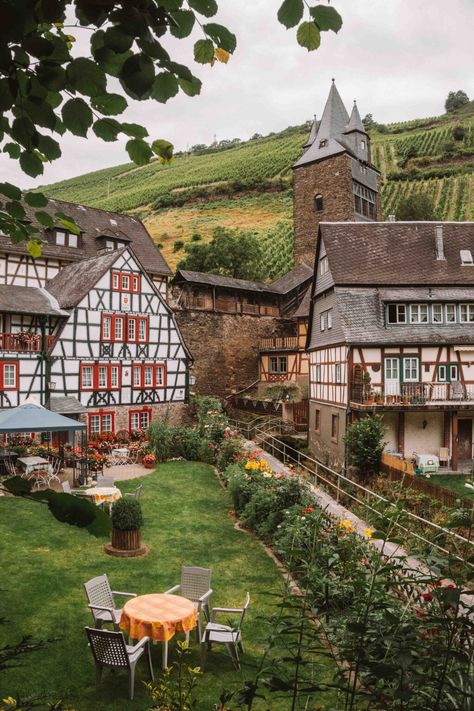 Rhine Valley Germany, Germany Travel Aesthetic, Bacharach Germany, Fussen Germany, Germany Aesthetic, Koblenz Germany, Germany Travel Destinations, Real Castles, Rhine River