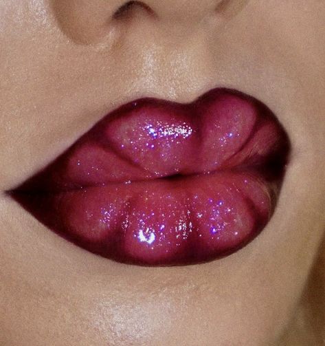 Fun Lip Makeup, Cool Lipstick Designs, Fun Lipstick Ideas, 2000s Lips, Lips Makeup Ideas, Makeup Looks Lips, Red Lip Aesthetic, Lip Editorial, Fairy Lips