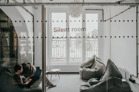 Quiet Room Ideas, Office Culture, Quiet Room, Cafe Shop Design, Power Nap, Office Snapshots, Empty Spaces, Workplace Design, Commercial Office