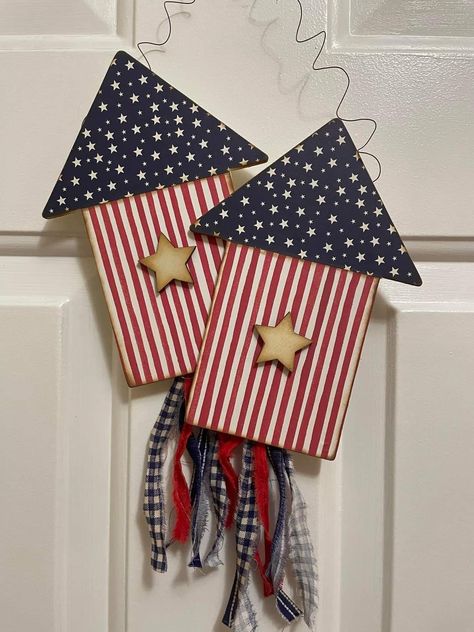 Patriotic Stars Craft, Wooden Firecrackers Diy, Military Crafts Diy, Americana Signs Diy, Fouth Of July Crafts, Patriotic Crafts Diy, Americana Crafts, How To Make Decorations, Blue Crafts