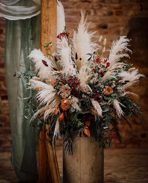 Western Fall Wedding Flowers, Cowboy Wedding Flowers, Fantasy Reception, Western Reception Ideas, Western Flower Arrangements, Tiny Bouquet, Rustic Flower Arrangements, Whiskey Barrel Wedding, Whiskey Wedding