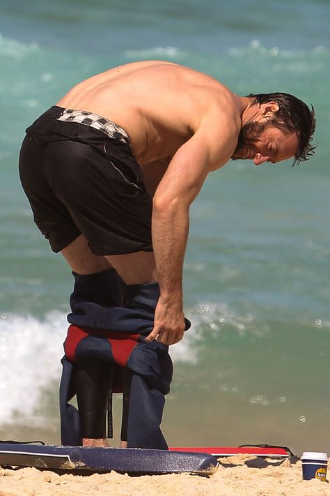 Hugh Jackman's Sexy Beach Romp Wolverine Sabertooth, Bradley Cooper Shirtless, Hugh Jackman Shirtless, Hollywood Male Actors, Les Miserables 2012, Mike Rowe, Wolverine Hugh Jackman, Logan Wolverine, Big Men Fashion