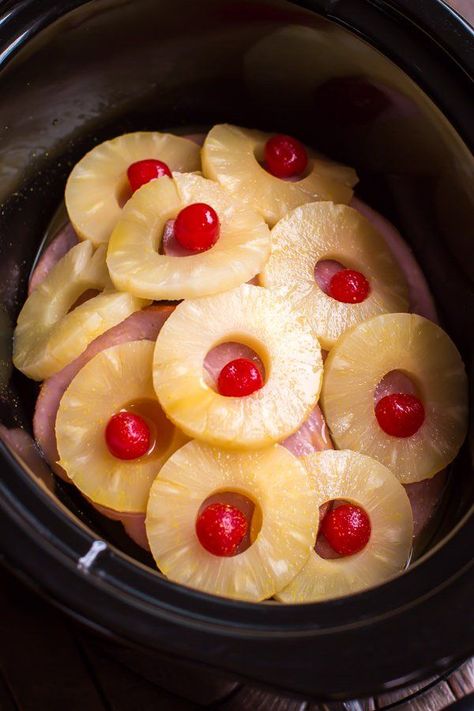 Ham Steak Recipes, Ham Pineapple, Ham Steak, Slow Cooker Recipes Pork, The Magical Slow Cooker, Crockpot Ham, Slow Cooker Ham, Pineapple Rings, Ham Steaks