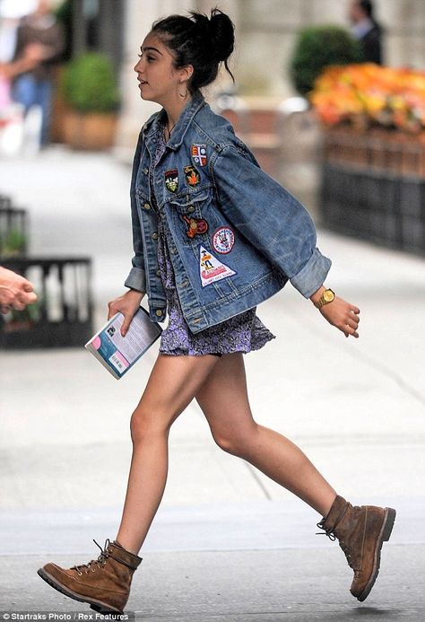 Denim glory: Lourdes, 16, donned a jeans jacket festooned with sewn on badges for a family outing in New York, on Saturday Madonna Daughter, Jeans Patch, Jean Jacket Patches, Jaket Denim, Denim Jacket Patches, Denim Jacket Outfit, Denim Diy, Denim Patches, Patches Jacket