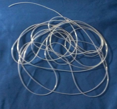 Plastic Tubing Crafts, Oxygen Tubing Crafts, Plastic Tube Crafts, Iv Tube, Bracelets Pretty, Lanyard Bracelet, Diy Straw, Tube Bracelet, Pvc Tube