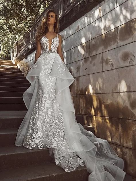 Wedding Dress Trumpet, Detachable Train Wedding Dress, Western Wedding Dresses, Detachable Train, V Neck Wedding Dress, Wedding Dress Train, A Wedding Dress, Fall Wedding Dresses, Best Wedding Dresses