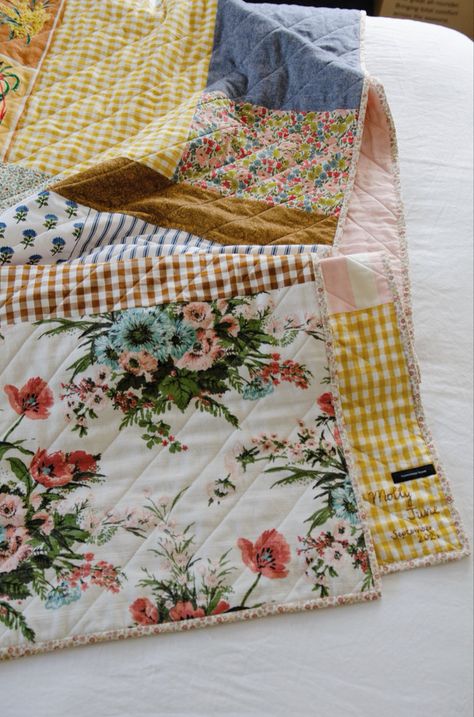 Big Patch Quilts, Scrap Patchwork Quilts, Hopewood Home Quilts, Boho Quilt Pattern, Quilt Aesthetic, Cottagecore Quilt, Boho Quilts, Patchwork Quilts For Beginners, Floral Quilt Patterns