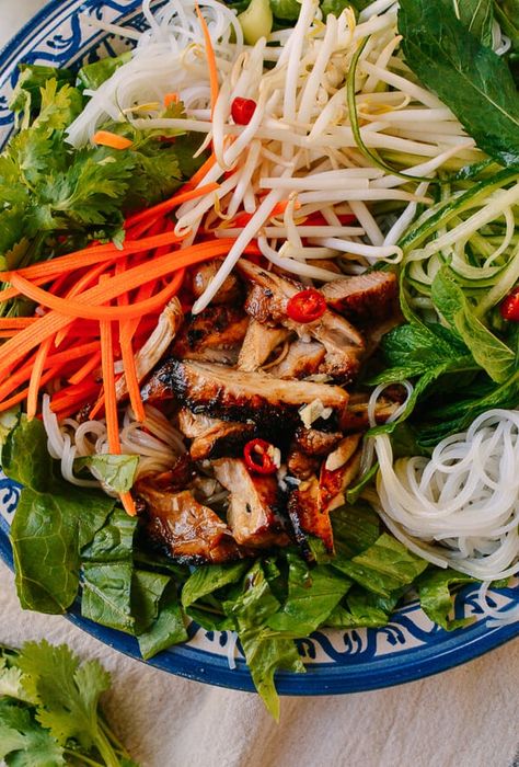 Vietnamese Rice Noodle Salad with Chicken Nuoc Cham Sauce, Vietnamese Noodle Salad, Nuoc Cham, Vietnamese Rice, Rice Noodle Salad, Vietnamese Chicken, Vietnamese Noodles, Salad With Chicken, Seared Chicken