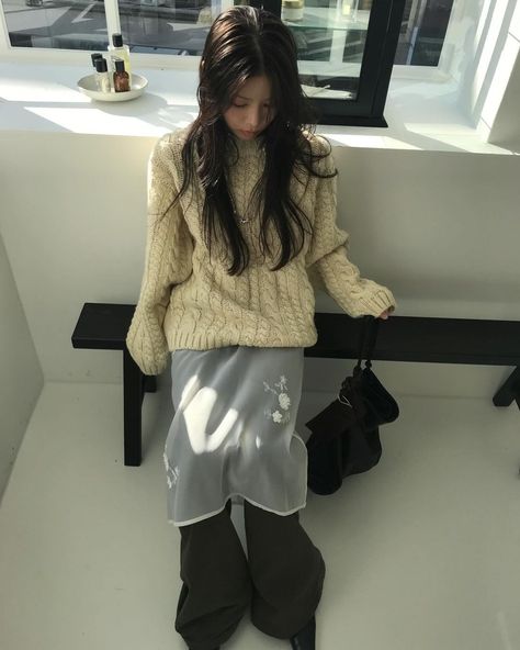 koyuan(@loosish_) • Instagram 사진 및 동영상 Japanese Winter Fashion, Cute Winter Outfit, Cold Outfit, 일본 패션, 여름 스타일, Winter Outfit Inspiration, Layered Fashion, 가을 패션, Pink Outfits