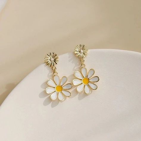 #earrings Bee Sunflower, Bee Studs, Flower Ear, Asymmetrical Earrings, Tassels Fashion, Wedding Party Jewelry, Hanging Earrings, Flower Earrings Studs, Party Jewelry