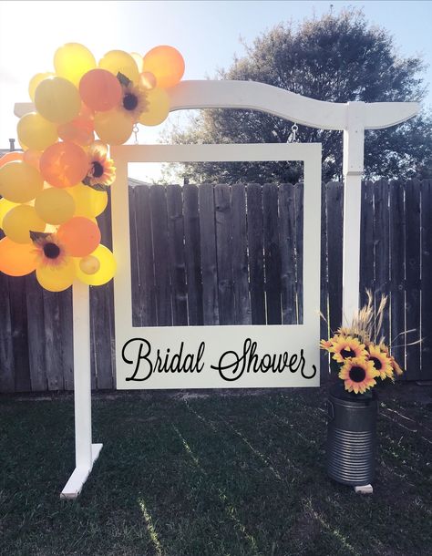 Sunflowers decorations/ selfie frame/ balloon garland/ bridal shower Sunflower Bachelorette Party, Sunflowers Decorations, Balloon Garland Bridal, Sunflower Bridal Shower Ideas, Selfie Cartoon, Sunflowers Decor, Sunflower Ideas, Bridal Shower Decorations Rustic, Sunflower Wedding Decorations