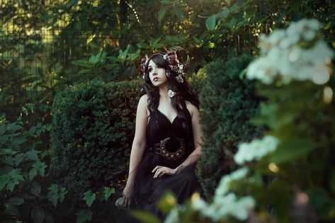 Queen of the Underworld Art Nouveau Crown - Etsy The Underworld Art, Queen Of Underworld, Moon Art Nouveau, Underworld Art, Crescent Moon Art, Corset Looks, Cincher Corset, Dark Queen, Waist Cincher Corset