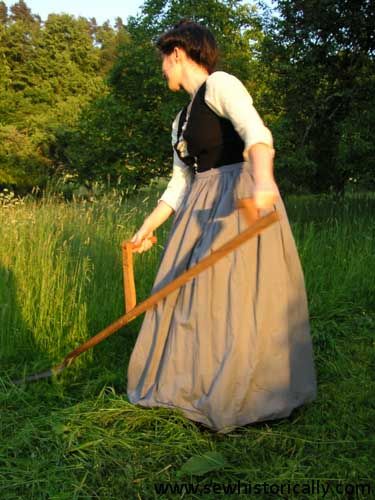 Edwardian Haymaking With The Scythe Blue Cotton Skirt, Rasy Koni, Victorian Aesthetic, Historical Costume, Historical Dresses, Fantasy Fashion, Historical Clothing, Historical Fashion, Victorian Era