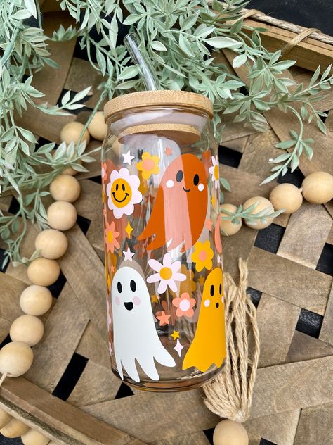 Retro Ghost, Cup Ideas, Diy Cups, Columbia Sc, Halloween Coffee, Glass Straws, How To Make Notes, Beer Can, Adhesive Vinyl