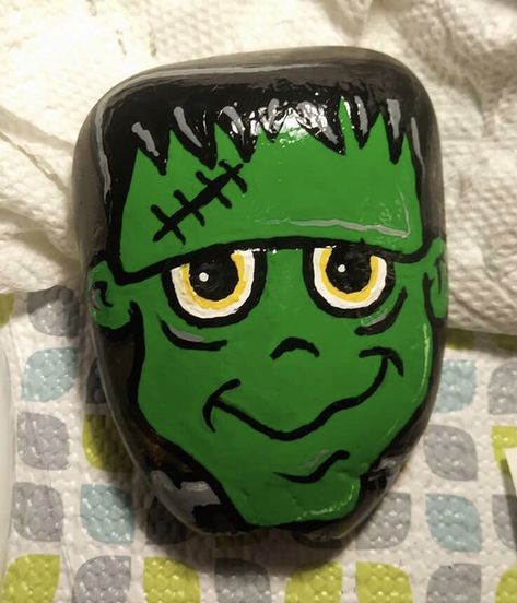 Frankenstein Friday Painted Rock Happy Halloween #northeastohiorocks Neighborhood Ideas, Garden Rocks, Rock Designs, Color Me Mine, Paint Rocks, Halloween Rocks, Seashell Painting, Painted Rocks Kids, Rustic Crafts