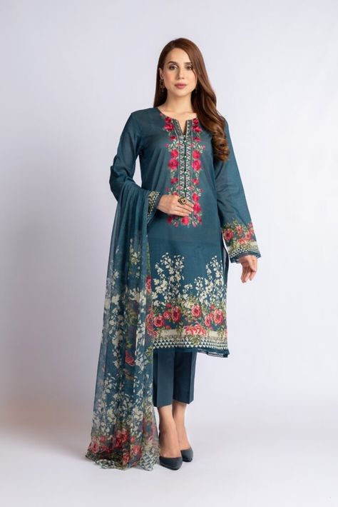 Bareeze Eid Collection 2023 Lawn Sale for Women Buy Online Lawn Collection 2023, Cultural Clothes, Summer Collection 2023, Asian Dresses, Lawn Dresses, Dresses Printed, Pakistani Clothes, Lawn Dress, Kurta Dress