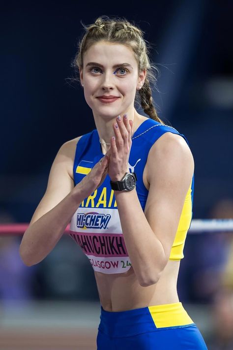 Yaroslava Mahuchikh (Ukraine) 🥈 High Jump • 2024 World Indoor Championships (Glasgow) #athletics Athletic Girl, Hot Yoga Poses, Athletics Track, Kelly Lebrock, Women Athletes, Idf Women, Track Running, Sports Girl, Olympics 2024