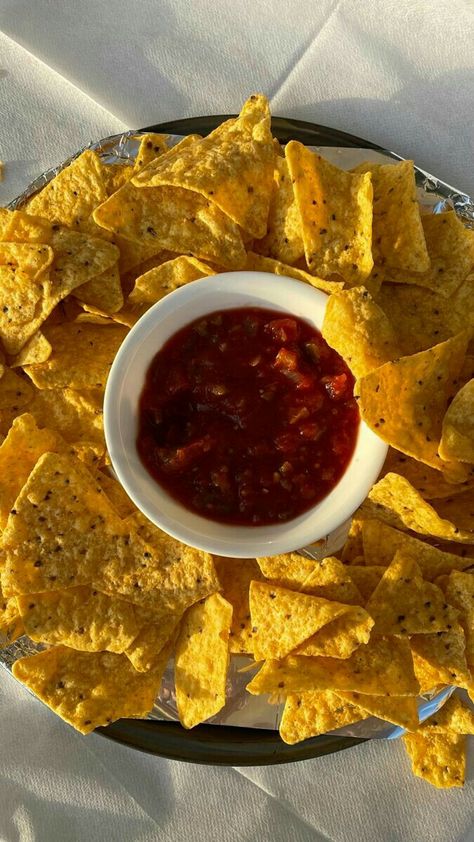 Restaurant Style Salsa, Food Captions, Chips And Salsa, Yummy Comfort Food, Food Inspo, Snap Food, Salsa Recipe, Food Is Fuel, Food Snapchat