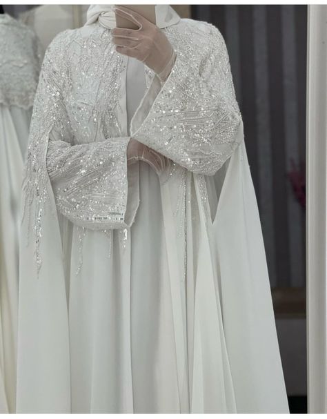 Modern Nikkah Dress, Nikah Dress Muslimah, White Abaya Wedding Dress, Nikkah Abaya Outfit, Nikkah Abaya Aesthetic, Arab Nikkah Dress, Wedding Abaya Hijab Bride, White Bridal Abaya, Islamic Nikkah Outfit