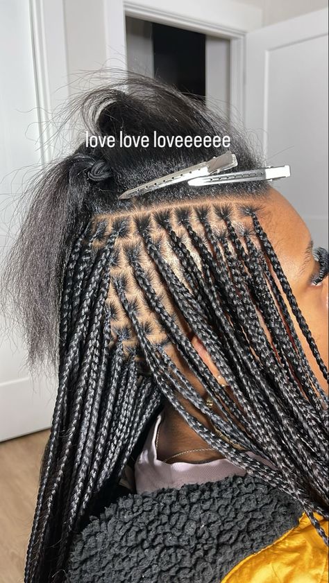 Small knotless braids black girl protective style Small Small Knotless Braids, Really Small Knotless Braids, Small Knotless Map, Small Extended Knotless Braids, X Small Knotless Braids, Extra Small Knotless Box Braids Parting, Styles For Small Knotless Braids, Small Knotless Parts Guide, Small Knotless Parting Pattern