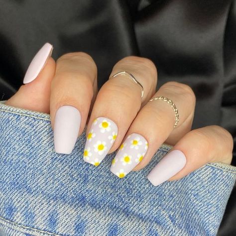 Nails Art Ete, Matted Nails, Stilleto Nails Designs, Ongles Nails, Elegant Nail Art, Latest Nail Trends, Creative Nail Designs, Wedding Nails Design, Latest Nail Art