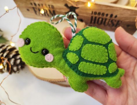 Felt Sea Turtle, Felt Turtle, Kawaii Turtle, Sea Turtle Gifts, Felt Keychain, Pumpkin Ornament, Frog Gifts, Turtle Gifts, Wood Keychain