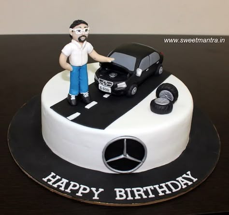 Mercedes S500 series car theme customized cake by Sweet Mantra - Customized 3D cakes Designer Wedding/Engagement cakes in Pune - http://cakesdecor.com/cakes/332104-mercedes-s500-series-car-theme-customized-cake Car Cakes For Men, Cars Cake Design, New Cake Design, Fondant Torte, Cars Theme Cake, Truck Birthday Cakes, Car Cakes, Cake For Boyfriend, Cars Birthday Cake