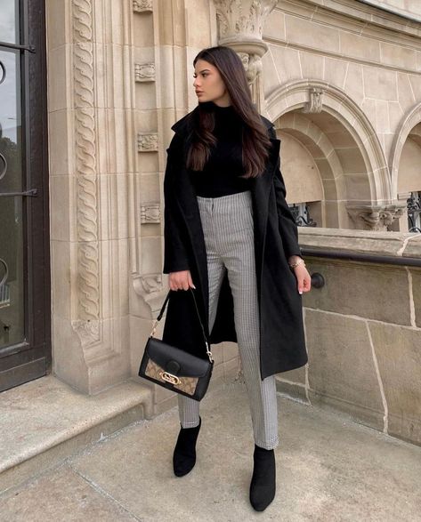 Botines Outfit, Formal Casual Outfits, Formal Winter Outfits, Outfits For 2023, Outing Outfit, Blazer Outfits Casual, Look Formal, Winter Fashion Outfits Casual, Fashion Nova Outfits