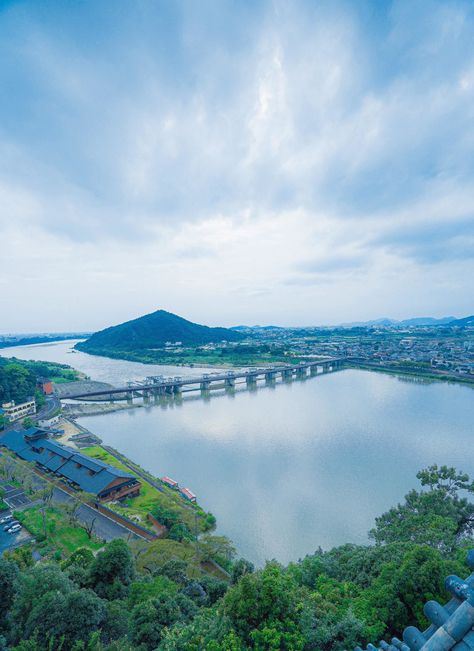 Kiso river in Aichi prefecture. This is the view from Inuyama castle, which is Japans oldest original castle. Kiso river serves as the border between Aichi and Gifu prefecture. The post Kiso river in Aichi prefecture. This is the view from Inuyama castle, which is Japans oldest original castle. Kiso river serves as the border between Aichi and Gifu prefecture. appeared first on Alo Japan. Aichi Japan, Japan Picture, Aichi, Gifu, Japan Photo, The View, Castle, Japan, The Originals