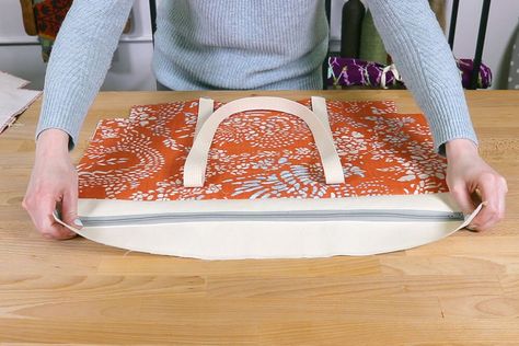 How To Sew A Recessed Zipper On A Bag, Bag With Zipper Tutorial, How To Put A Zipper In A Bag, How To Sew Tote Bag With Zipper, Recessed Zipper Tote Bag Tutorial, Zipper Tote Bag Pattern Free, Tote Bag With Zipper Pattern Free, Tote Bag Tutorials Step By Step, Diy Bag With Zipper