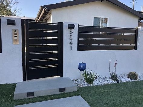 Residential Fence - Alumission Aluminum Fence Gate, Easy Fence, House Main Gates Design, Modern Gate, House Fence Design, Cheap Fence, Side Yards, Main Gate Design, Diy Fence