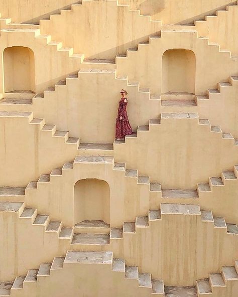 Dating back to 400AD, these architectural structures were an important part of community around India. Learn more about these stunning stepwells! Travel Wishlist, Indian Inspired, Islamic Design, Stairway To Heaven, Modern Art Deco, Rajasthan India, Brutalism, Environmental Art, Ancient Cities