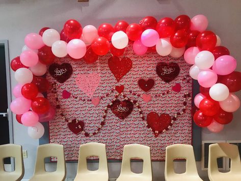 Valentines Day Dance Decorations Schools, Nail Ideas For Middle School, Vday Aesthetic, Valentines Day Dance, Valentines Dance, Middle School Dance, Sadie Hawkins, Dance Gym, Dance Decorations