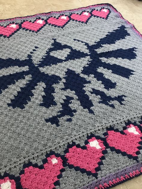 Zelda Granny Square, Zelda Tapestry Crochet, Nintendo Crochet Patterns Free, Crochet Zelda Blanket, Loz Crochet, Zelda Crochet Blanket, Zelda Crochet Patterns, Crochet Zelda, Zelda Crochet