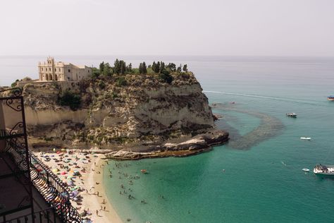 4 Wedding Venues To Consider For Your Wedding In Southern Italy | isabellavillaniphotography.com Southern Italy Wedding, Tropea Italy, Italian Wedding Venues, Taormina Sicily, Italy Villa, San Domenico, Country Chic Wedding, Italian Garden, Beautiful Wedding Venues