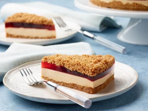 Get No-Bake PB&J Sandwich Cheesecake Recipe from Food Network Strawberry Jelly, Peanut Butter Cheesecake, Cookie Crust, Save Room, No Bake Cheesecake, Cheesecake Recipe, Kitchen Food, Savoury Cake, Peanut Butter Cookies