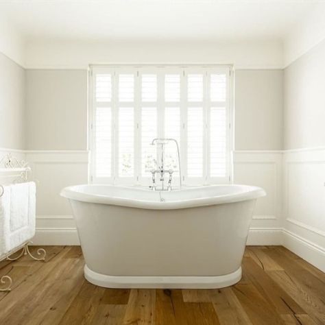 Self care Sunday just got sweeter 🛀 This stunning bathroom contrasts two of our whites: #CornforthWhite, an understated grey, and… Cornforth White Hallway, Cornforth White Living Room, Perfect Grey Paint, White Hallway, Cornforth White, Wimborne White, Oval Room Blue, Living Room Plan, Dark Grey Walls