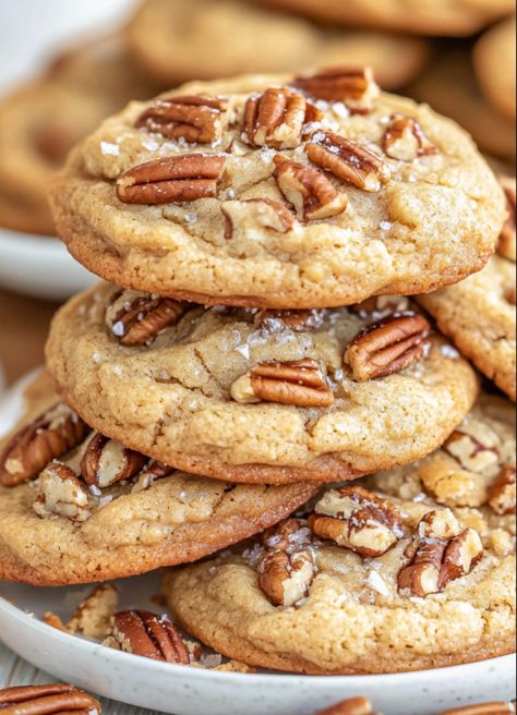 Butter Pecan Cookies - Easy DIY Recipes Butter Pecan Blondies Recipe, Butter Pecan Cake Cookies, Easy Pecan Cookies Recipes, Pecan Butter Cookies, Pecan Pie Cookies Easy, Pecan Sandies Cookies Recipes, Quick Cookie Recipes, Pecan Cookies Recipes, Butter Pecan Cookies Recipe