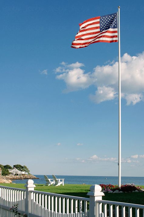 American Flag Pictures, Americana Aesthetic, Country Backgrounds, New England Road Trip, New England Travel, Beautiful Landscape Photography, Usa Travel Guide, United States Flag, New England Style