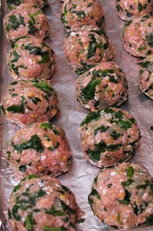 turkey and spinach meatballs- HEALTHY MEATBALLS/ make without the bread crumbs Meatballs Healthy, Spinach Meatballs, Healthy Meatballs, Turkey Meatballs Baked, Baked Turkey, Turkey Meatballs, Ground Turkey Recipes, Turkey Recipes, Couscous