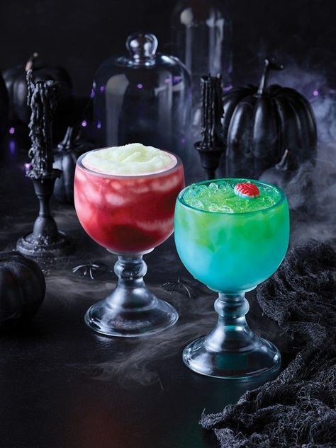 Applebee’s Is Serving HUGE Halloween Cocktails For $5 Including One That's Part Margarita And Part Daiquiri Delish Zombie Drink, Cheers Witches, Cider Mimosas, Halloween Shots, Creative Cocktails, Red Drinks, Patron Tequila, Margarita Mix, Popsugar Food