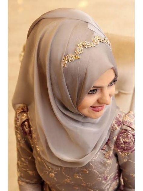 Hijab Styles For Party, Hijabi Mode, Wedding Hijab Styles, Hijab Stile, Bridal Hijab, Hijab Wedding Dresses, Hijab Designs, Simple Hijab, Moda Emo