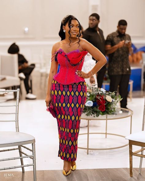 Simple Kente Dress Styles, Simple Engagement Outfits, Kente Dress Styles For Graduation, Kente Dress Styles Classy, Kente Wedding Dress, Kente Gown, Sister Of The Groom, Kente Dress, Fashion Traditional