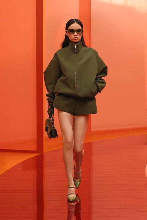 Gucci Spring/Summer 2025 Collection | Hypebeast Ss25 Runway, Gucci 2024, Milan Fashion Week Runway, Fashion Collection Inspiration, Gucci Runway, Gucci Spring, 2025 Fashion, Going Green, Celebrity Look