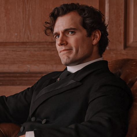 Sherlock Holmes Enola Holmes, Sherlock Holmes Enola, Sherlock Holmes 3, Mycroft Holmes, Sherlock 3, Enola Holmes, Aesthetic People, Fictional Crushes, Henry Cavill