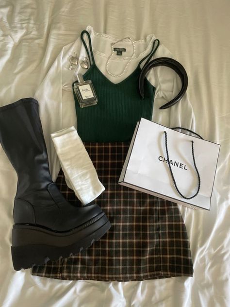 Outfit Coquette, Mode Chanel, K Fashion, Swaggy Outfits, Aesthetic Outfit, Mode Inspo, 가을 패션, Mode Vintage, Preppy Outfits