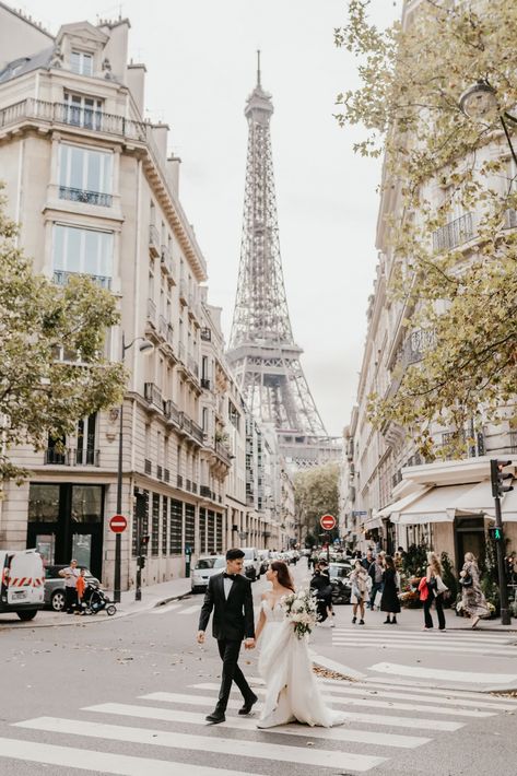 Paris Bride, Paris Elopement Photography, Year End Review, Paris Shoot, Photoshoot Paris, Street In Paris, Paris Engagement Photos, Crossing The Street, Paris Streets