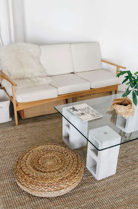 Cinder Block Furniture, Trendy Coffee Table, Concrete Coffee Table, Simple Coffee Table, Diy Holz, Diy Coffee Table, Studio Interior, Elegant Furniture, Household Furniture