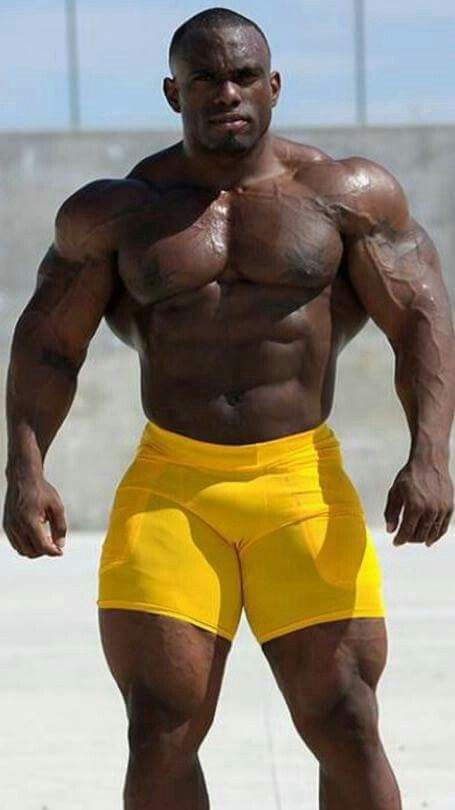 Men In Yellow, Gay Hot, Dark Skin Men, Gym Floor, Bodybuilders Men, Bodybuilding Supplements, Big Muscles, Mens Fashion Classy, Men Bodies