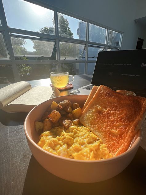 I went for the classic fluffy scrambled, some cubed potatoes fried in brown butter, and seasoned with aromatic rosemary finished with some buttered toast. 

I had a warm citrus drink to wrap it all together while I enjoy a meeting and catch up on some chapters on this book I'm currently reading. Early Morning Breakfast, Eggs Fried, Morning Breakfast, Fried Potatoes, Scrambled Eggs, Citrus Fruit, Quick Breakfast, Monday Morning, Early Morning